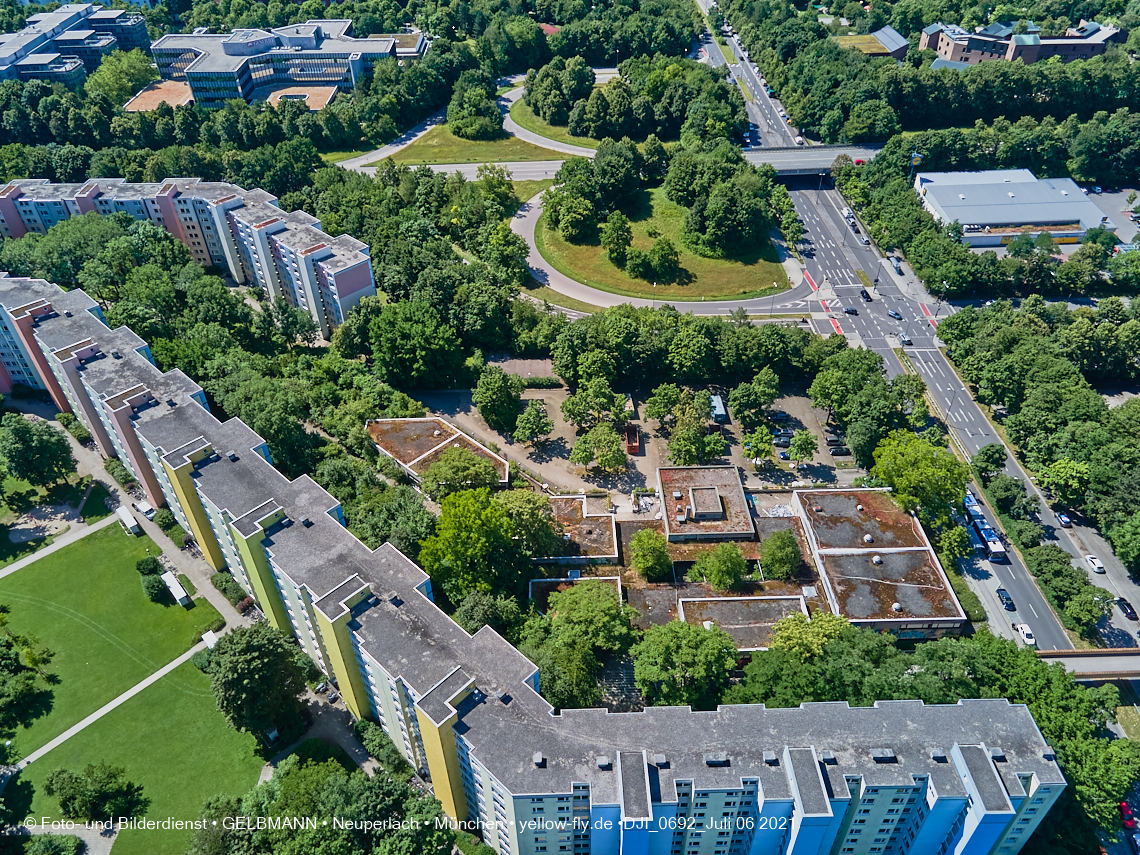 06.07.2021 - Einkaufs- und Wohnzentrum Quiddestraße in Neuperlach